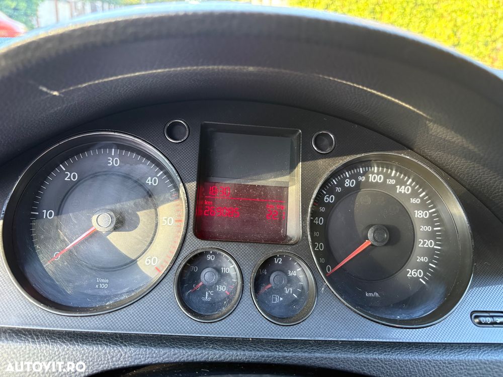 Volkswagen Passat - 4