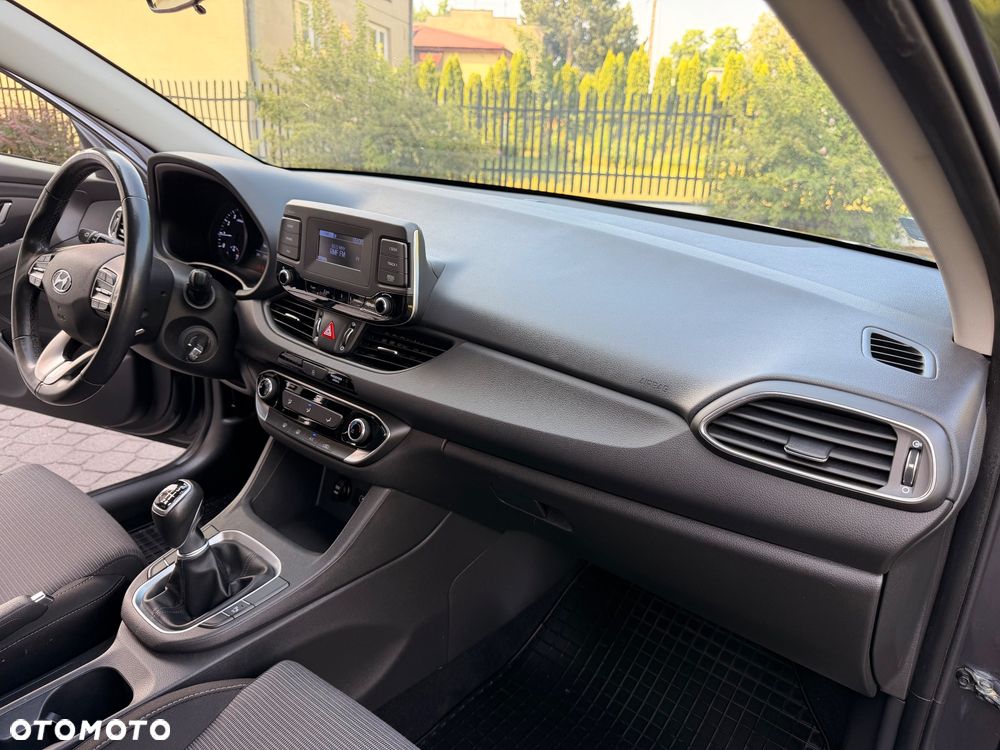 Hyundai i30 1.5 DPI Classic + - 20