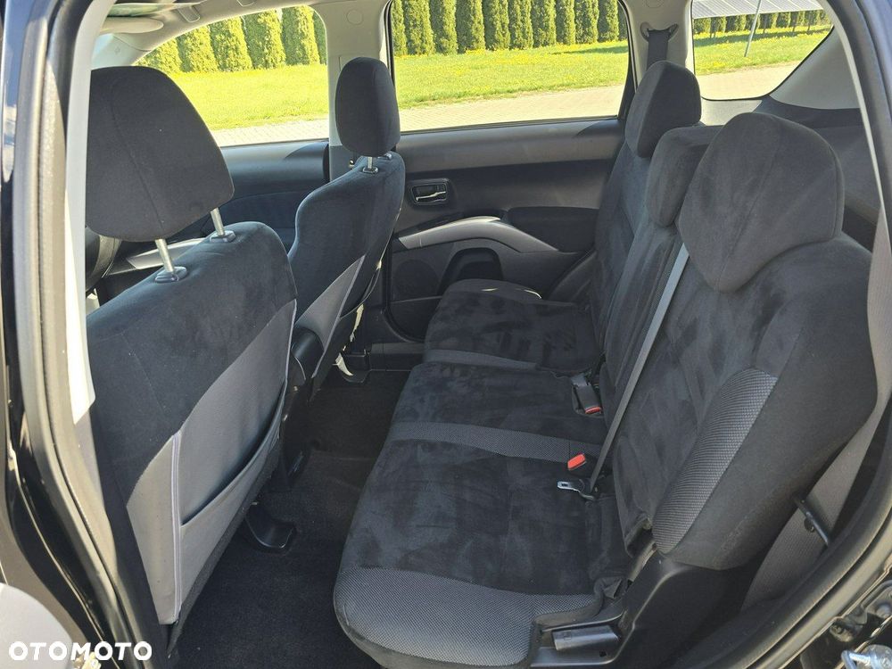 Mitsubishi Outlander - 18