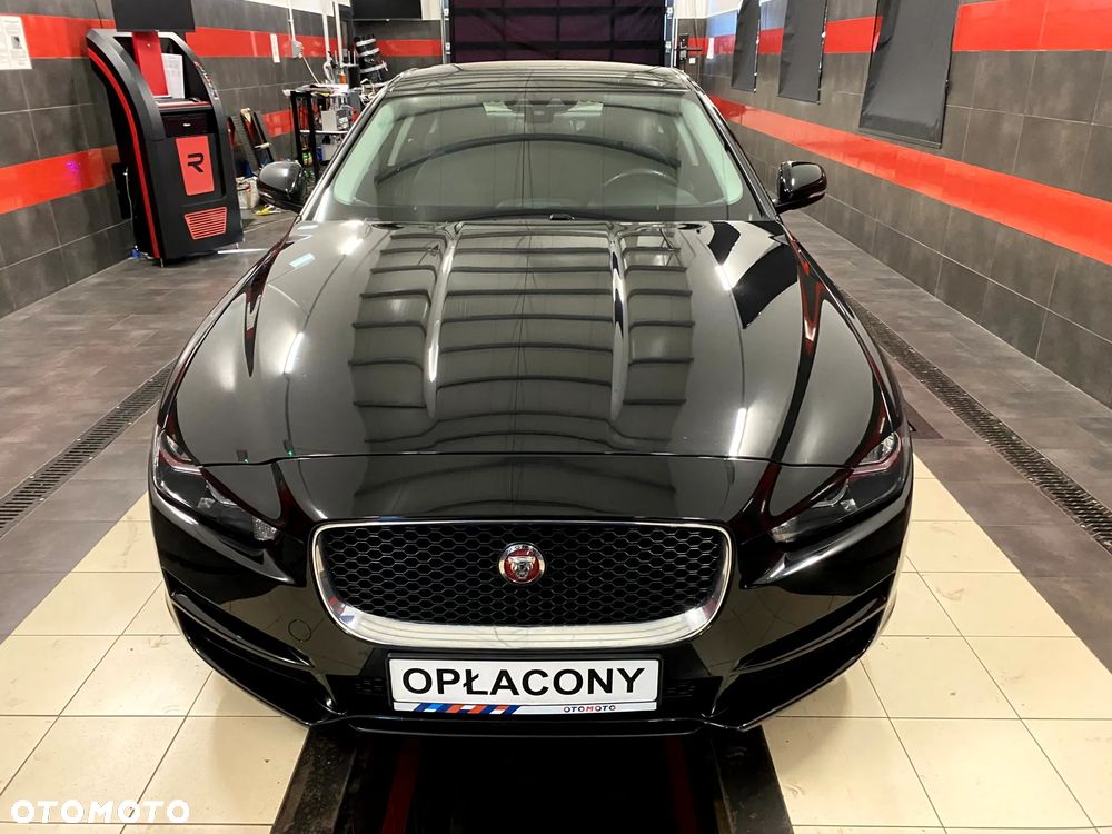 Jaguar XE 2.0 D Prestige - 5