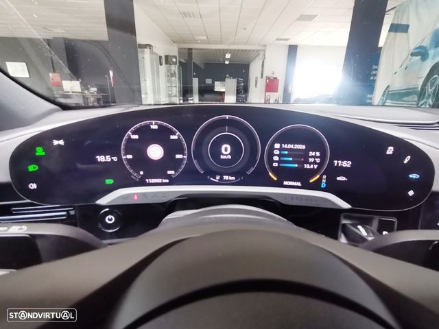 Porsche Taycan 4S - 23