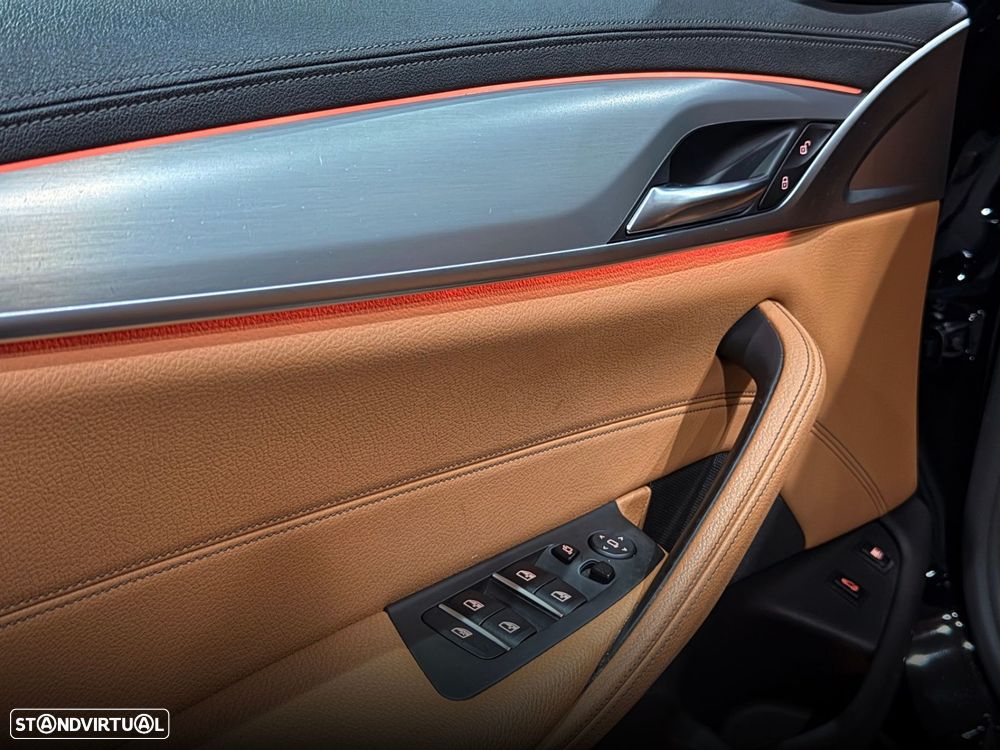 BMW 520 e Line Luxury - 29