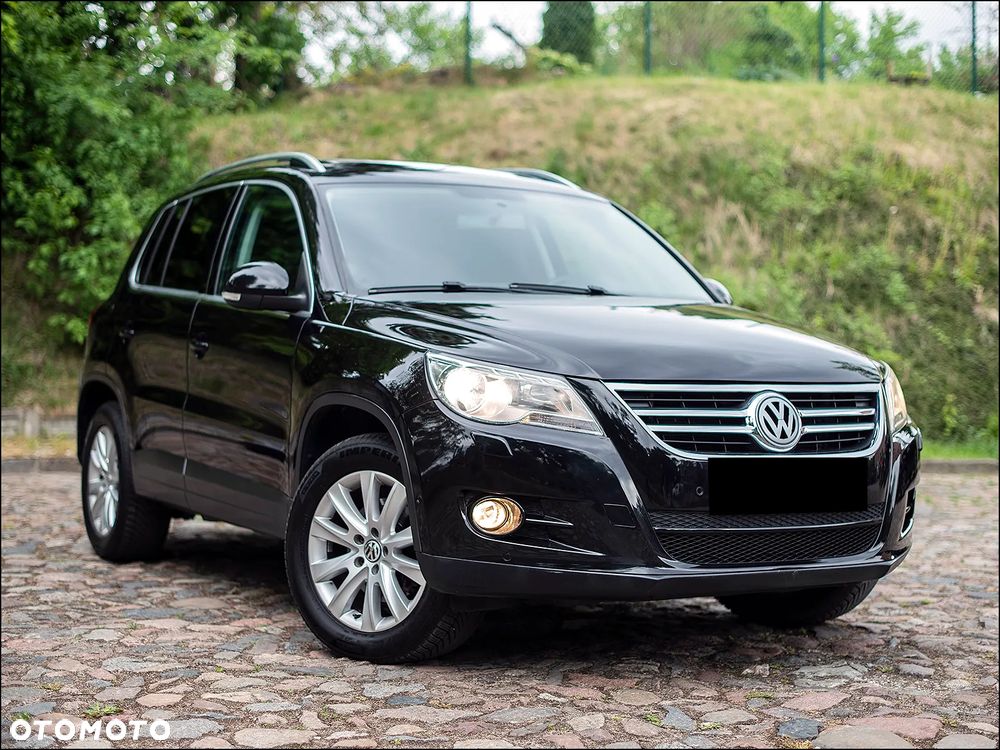 Volkswagen Tiguan - 1