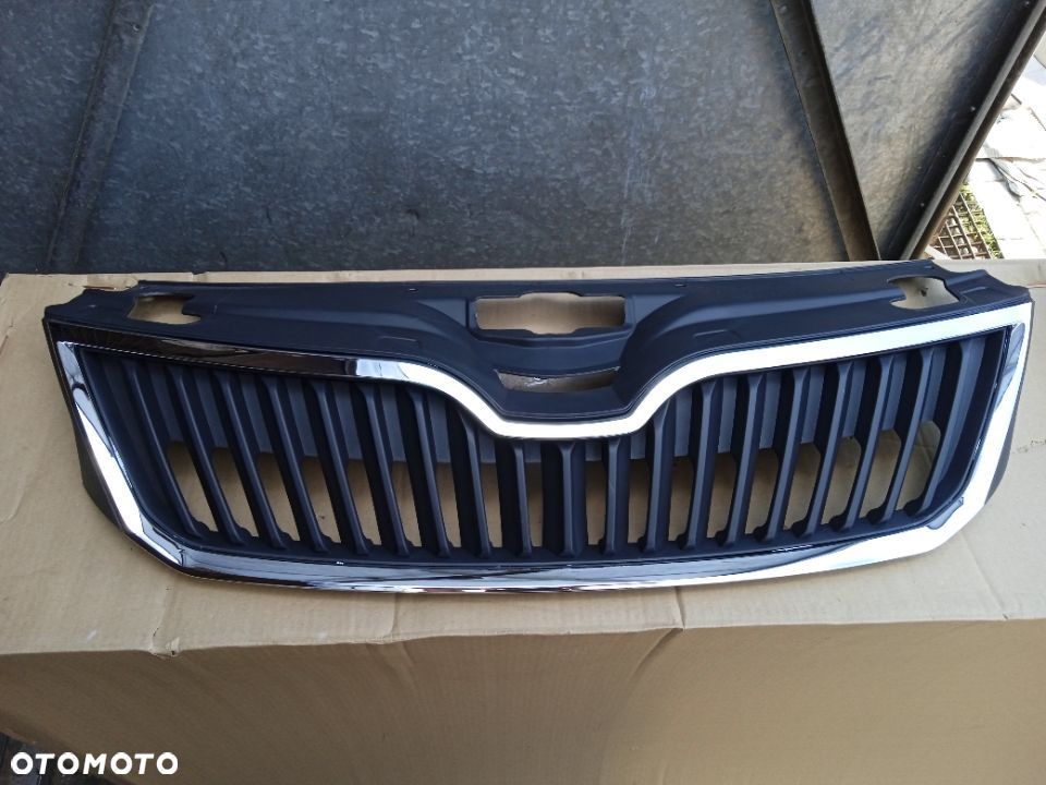 ATRAPA GRILL SKODA RAPID 12- NOWA - 1