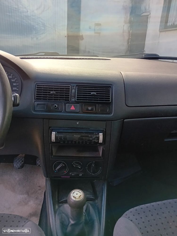 VW Golf 1.9 TDi 25 Anos - 6