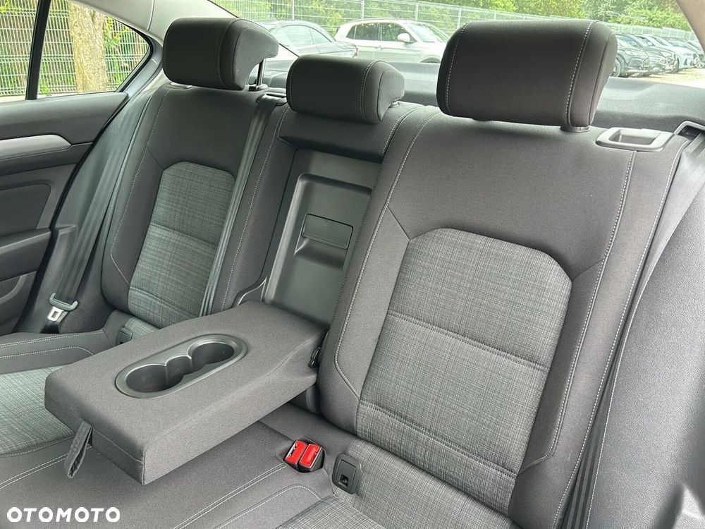 Volkswagen Passat 2.0 TSI Business DSG - 20