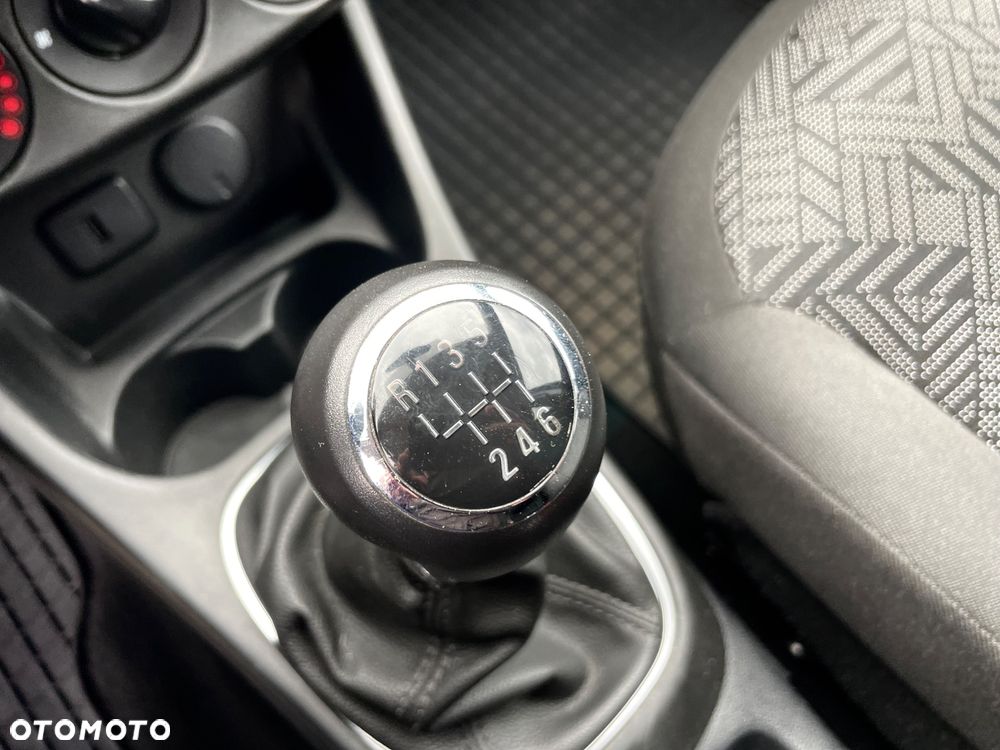 Opel Corsa 1.4 16V Active - 26