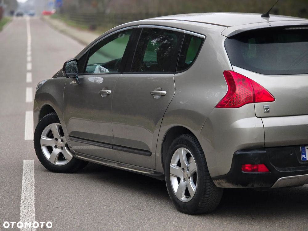 Peugeot 3008 Hybrid4 - 38