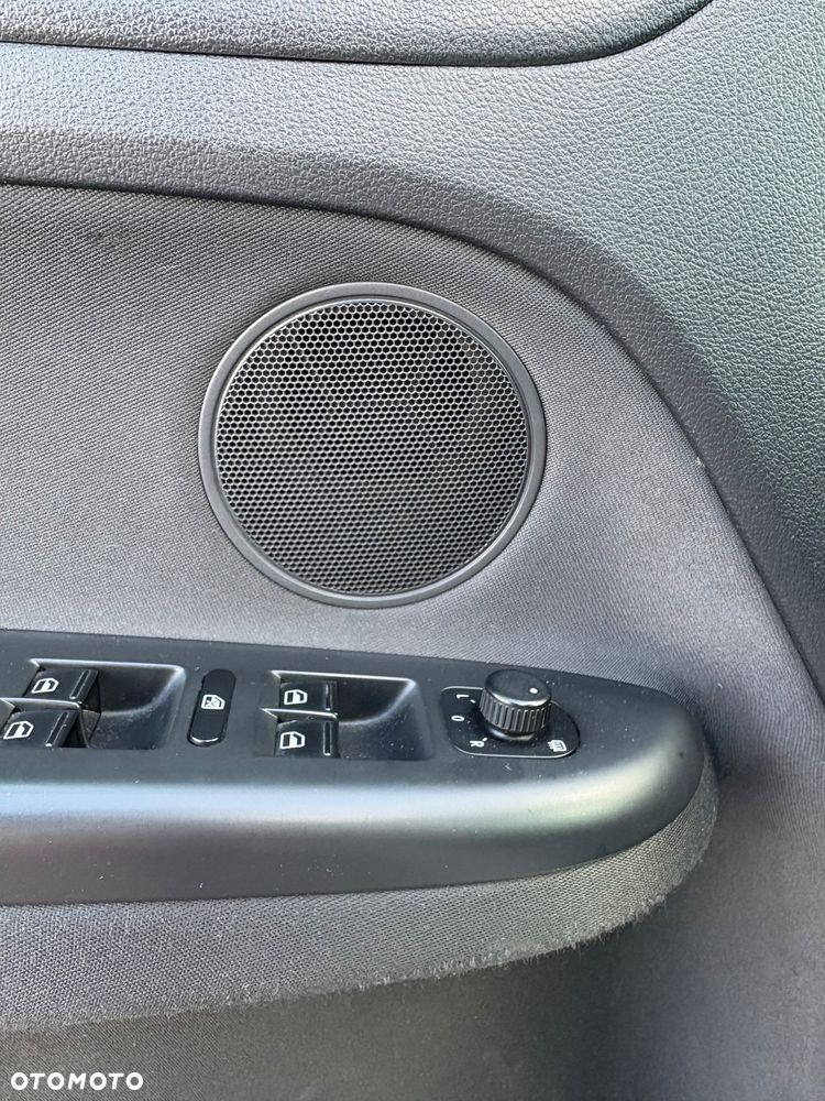 Volkswagen Golf Plus 1.2 TSI MATCH - 25