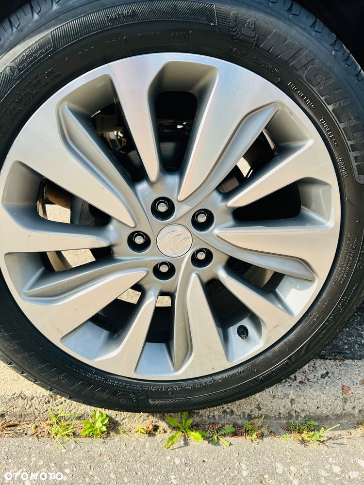 Buick Encore - 3