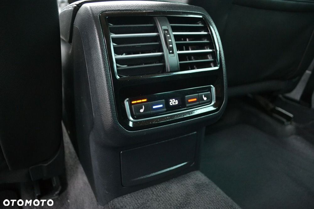 Volkswagen Passat - 19