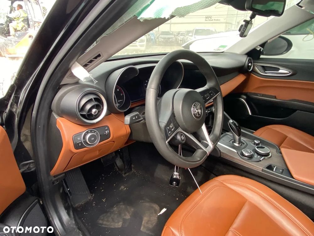 Alfa Romeo Giulia - 11