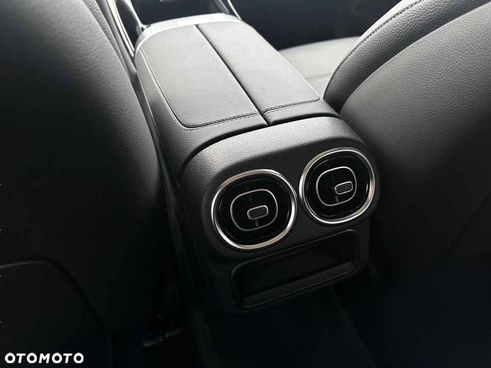 Mercedes-Benz GLC - 21