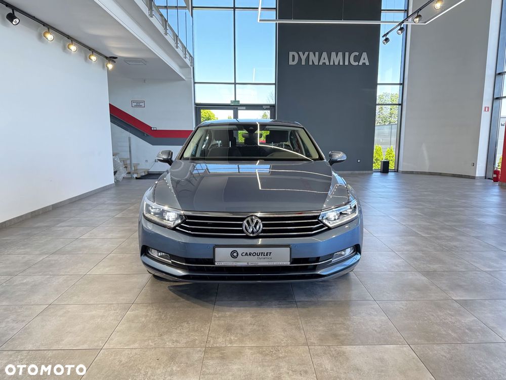 Volkswagen Passat - 4