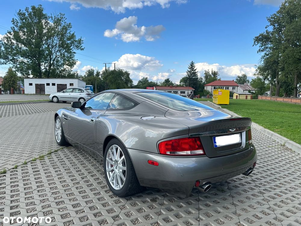 Aston Martin V12 Vanquish - 7