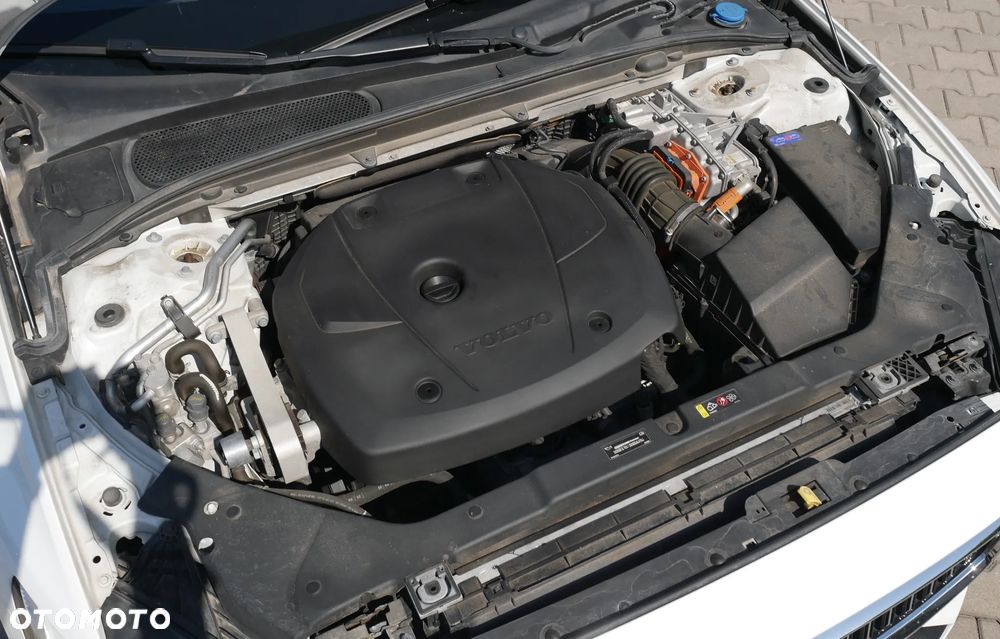 Volvo V60 T6 AWD Recharge Geartronic Inscription - 27