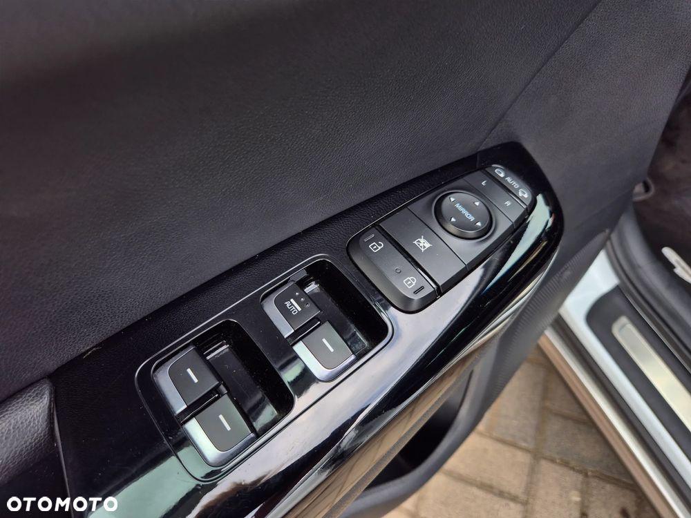 Kia Sportage 2,0 CRDI AWD GT Line - 25