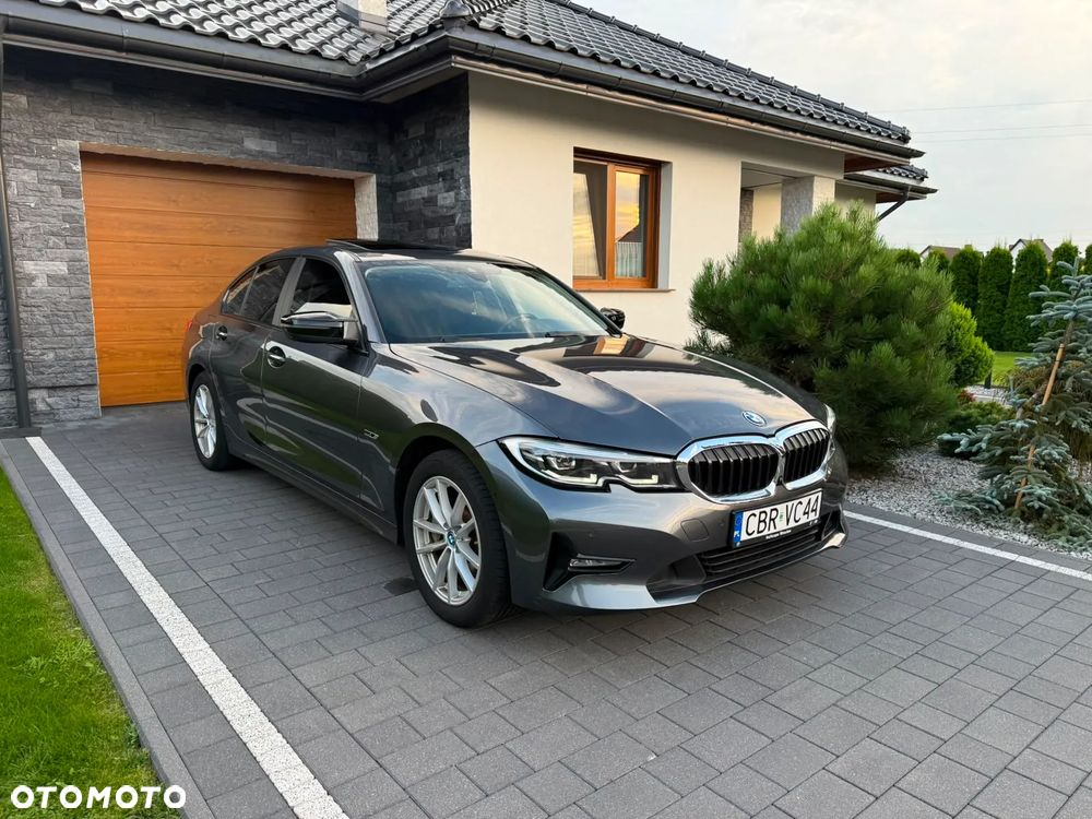 BMW Seria 3 330e xDrive - 33
