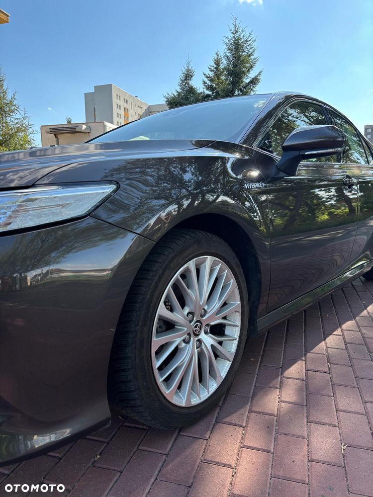 Toyota Camry 2.5 Hybrid Executive CVT - 17