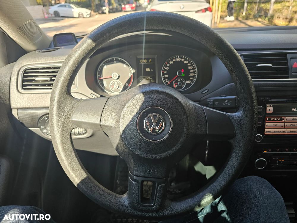 Volkswagen Jetta 1.6 TDI DPF Comfortline DSG - 24