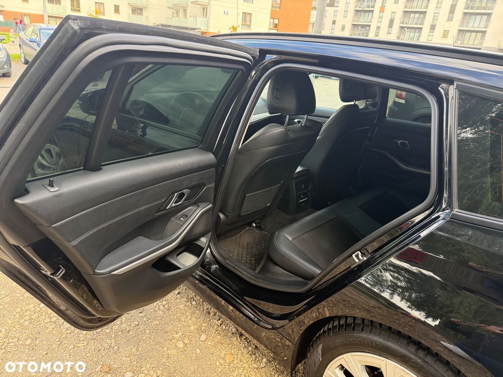 BMW Seria 3 318d - 17