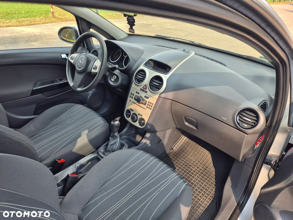 Opel Corsa 1.2 16V Edition - 11