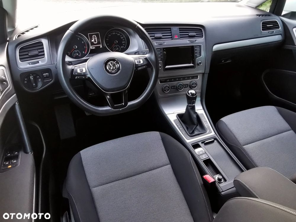 Volkswagen Golf 1.2 TSI BlueMotion Technology Comfortline - 28