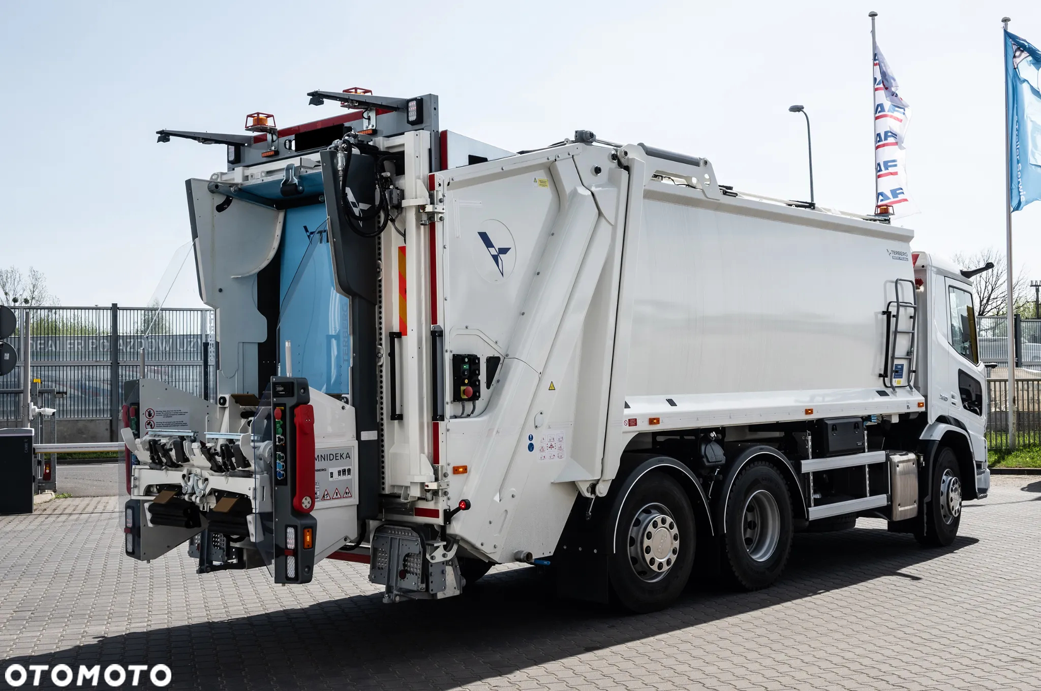 DAF XD 340 FAN 6x2 śmieciarka - 7