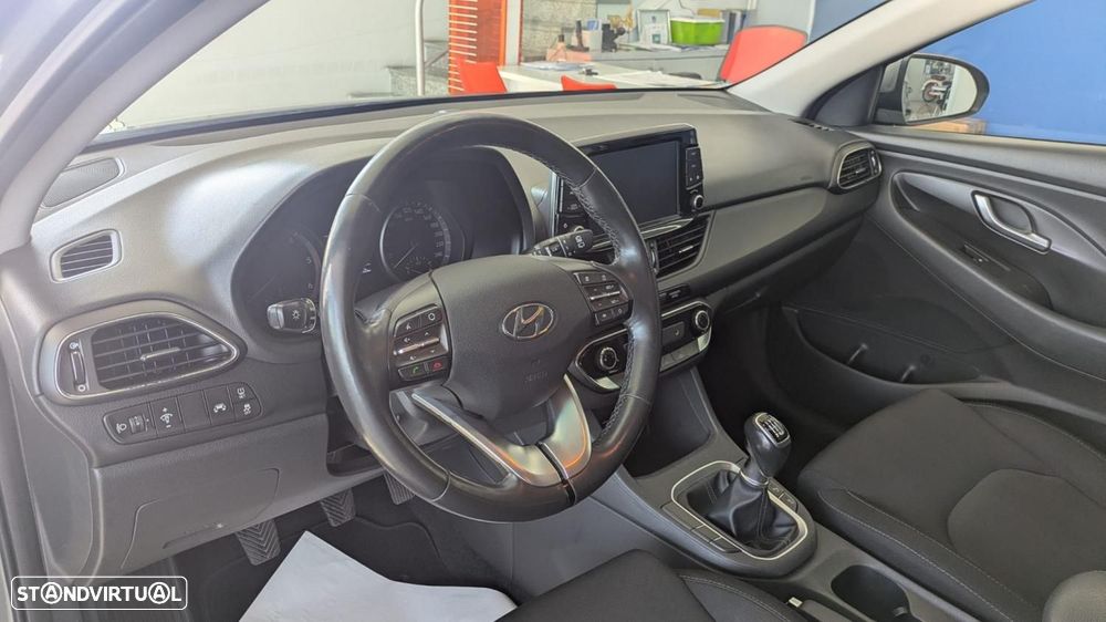 Hyundai i30 1.6 CRDi STyle+Navi - 9