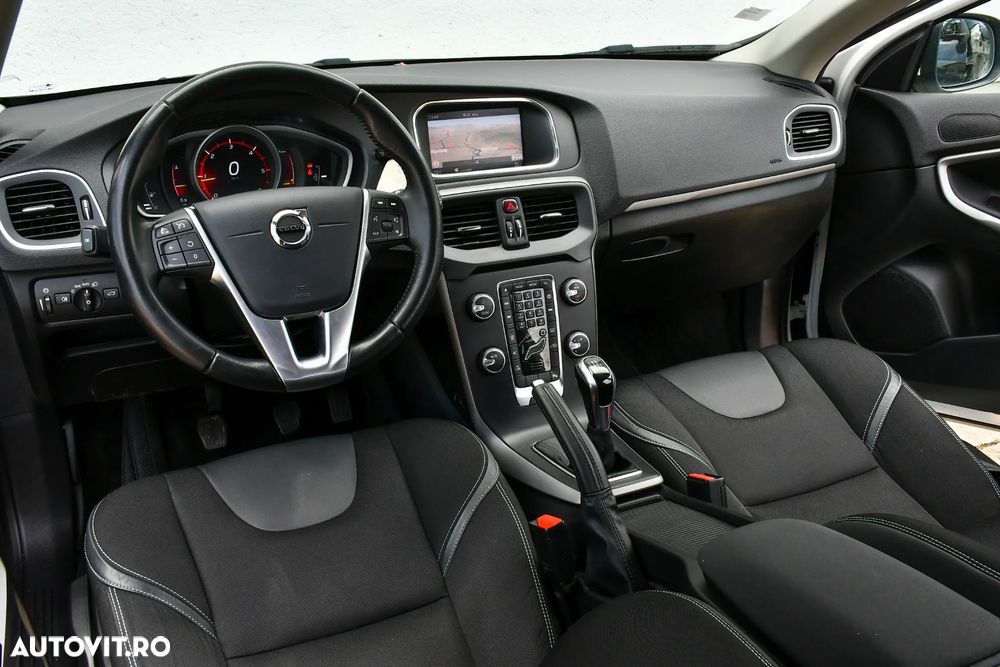 Volvo V40 D2 Momentum - 20