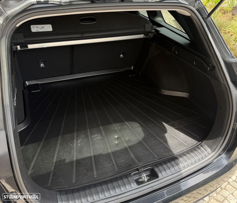 Kia Ceed SW 1.6 CRDi MHEV Drive+SRF - 26