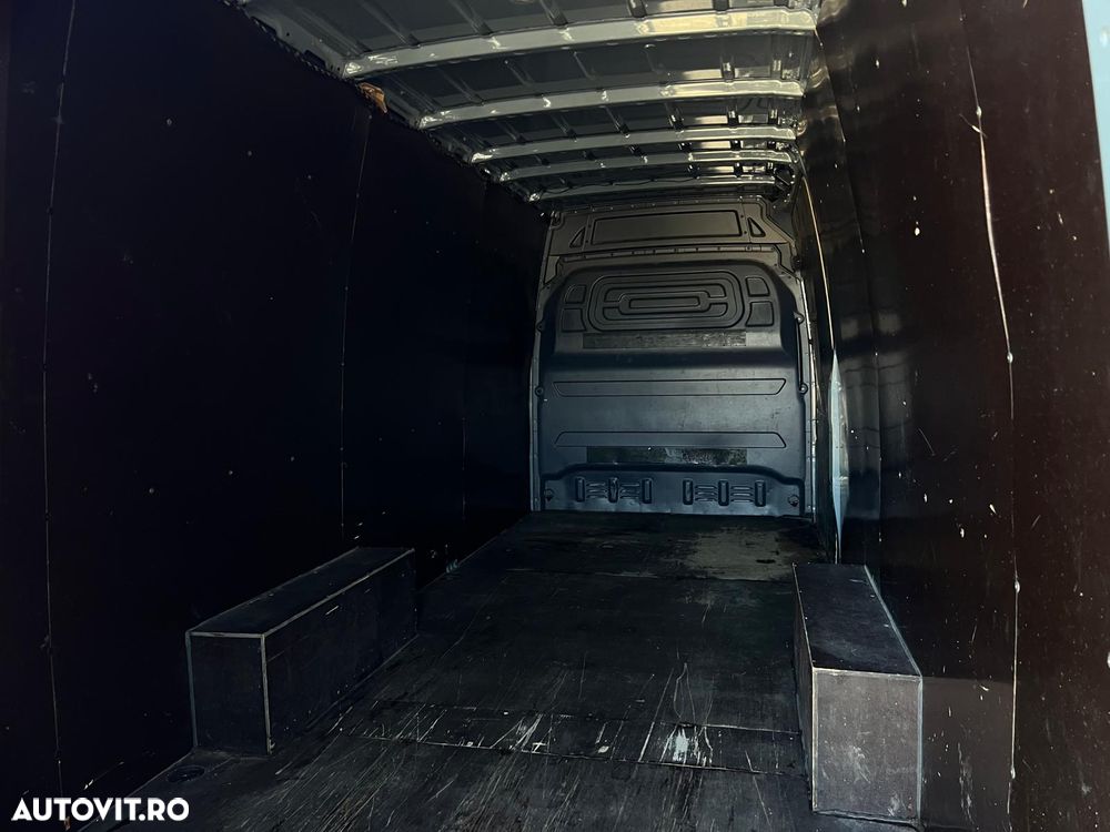 Mercedes-Benz Sprinter - 15