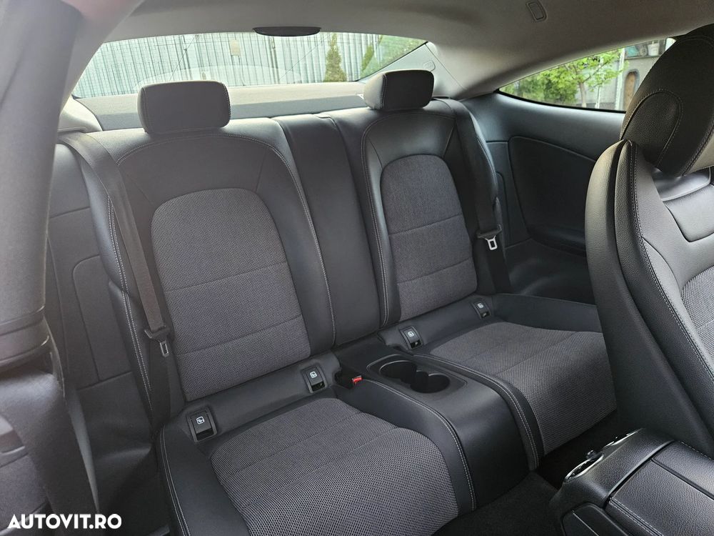 Mercedes-Benz C 180 9G-TRONIC Night Edition - 12