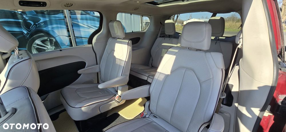 Chrysler Pacifica - 8