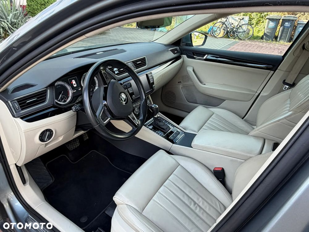 Skoda Superb 2.0 TDI L&K DSG - 2