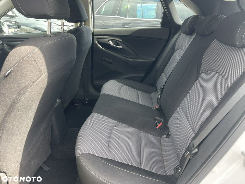 Hyundai i30 1.5 Intro - 8