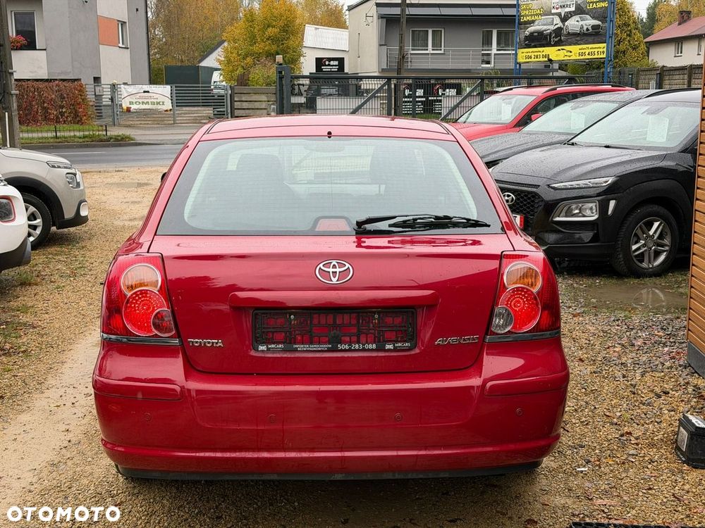 Toyota Avensis - 7