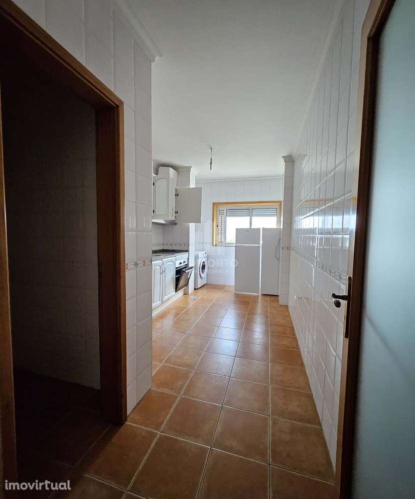 Venda de Apartamento T3 com  Varanda, arrumos com mais de 20 m2 e luga - Grande imagem: 4/13