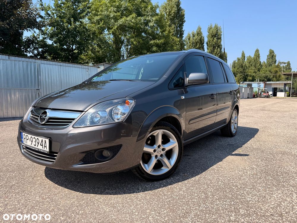 Opel Zafira 1.8 Family - 1