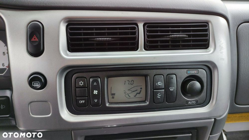 Mitsubishi Pajero - 33