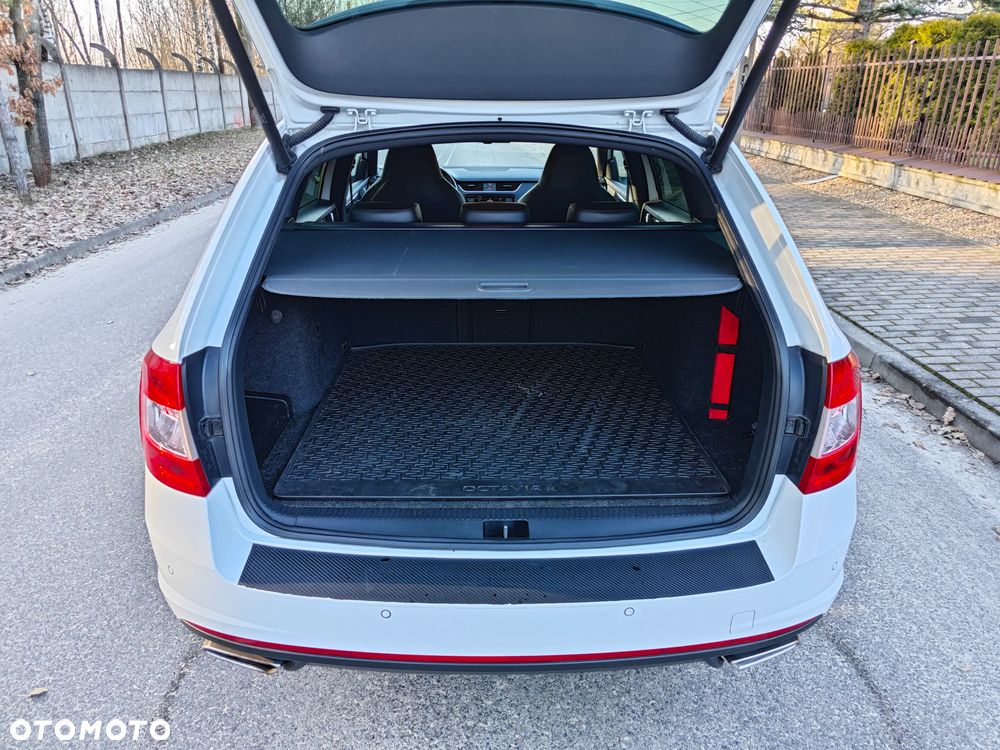Skoda Octavia 2.0 TDI RS Challenge DSG - 19