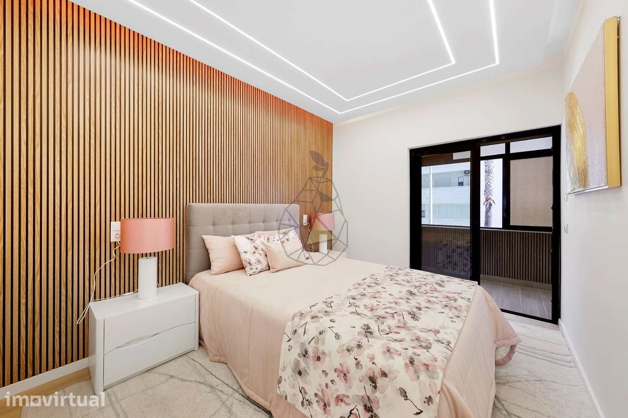 Apartamento T3 Renovado Frente-Mar na Marginal de Quarteira – Localiza - Grande imagem: 5/53