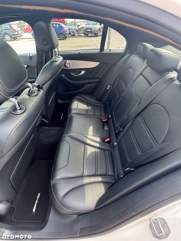 Mercedes-Benz Klasa C AMG 63 S AMG Speedshift 7G-MCT - 12