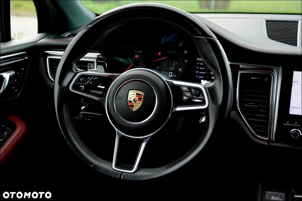 Porsche Macan Standard - 32