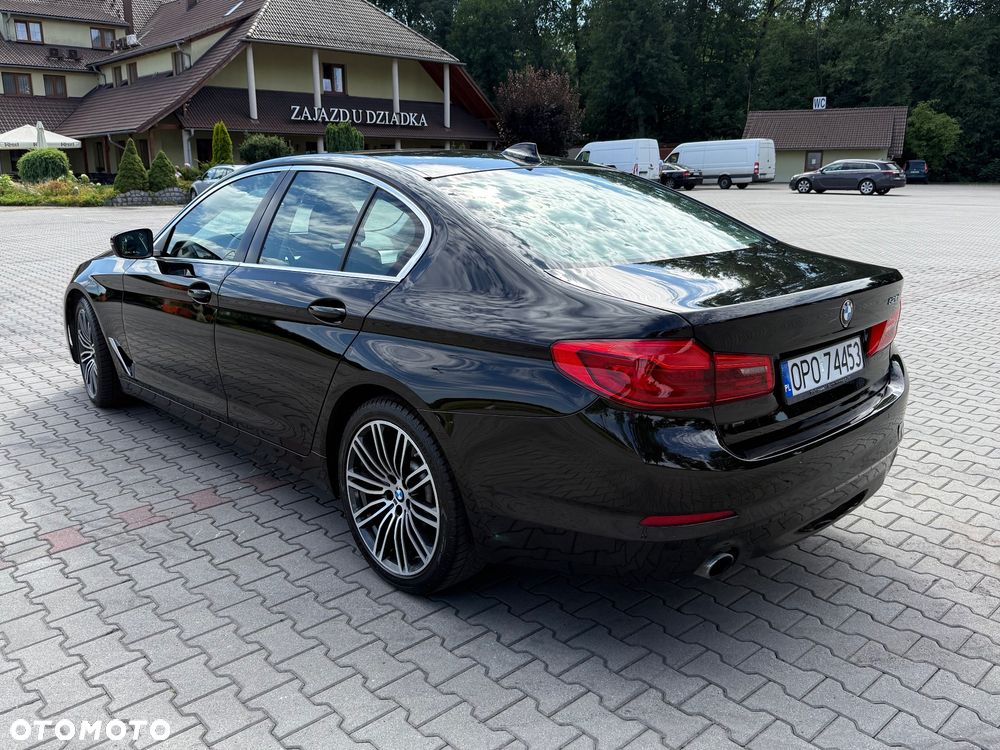 BMW Seria 5 520i - 8