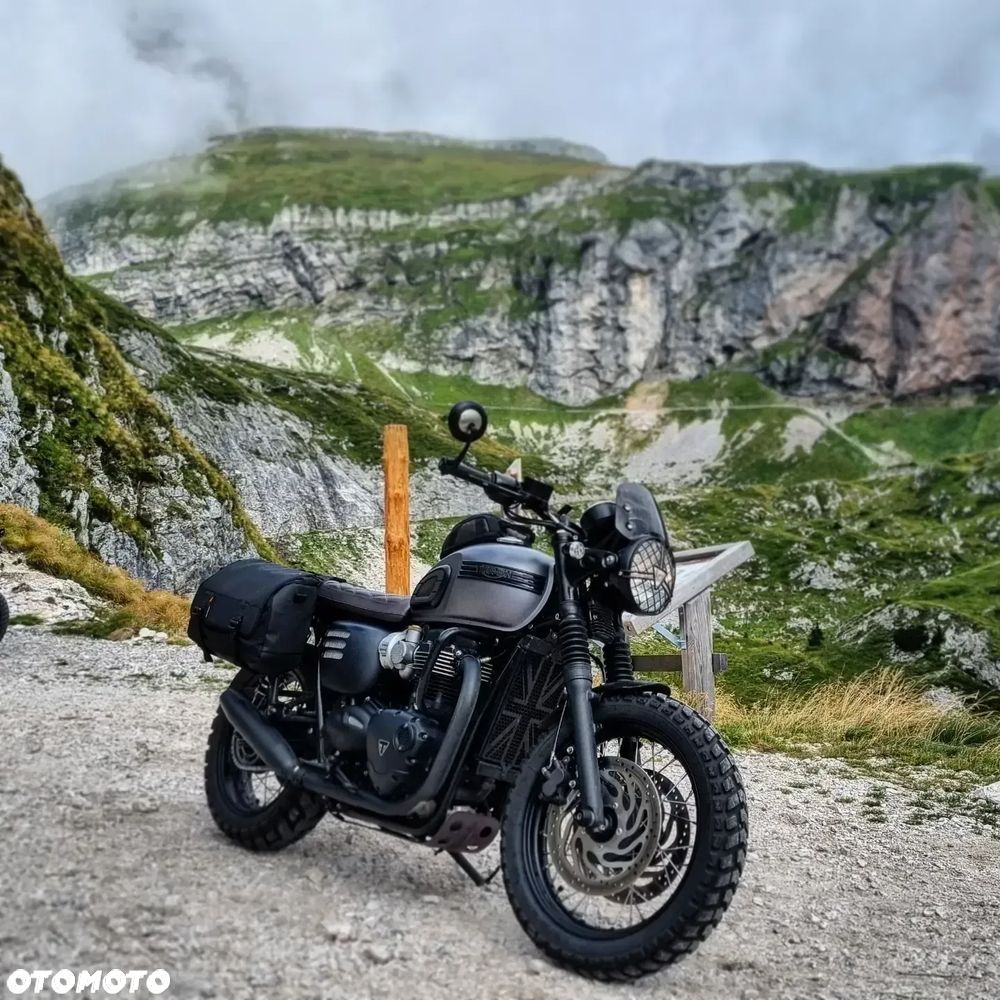 Triumph Bonneville - 4