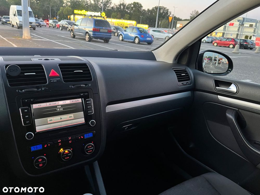 Volkswagen Golf V 1.6 FSI Comfortline - 7
