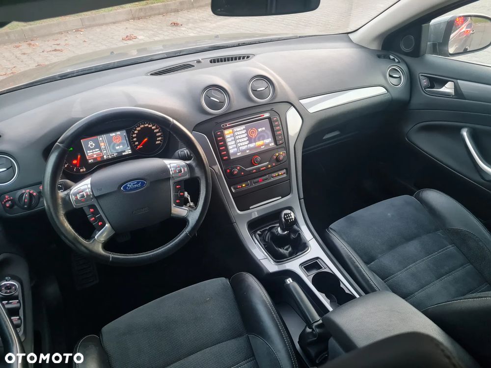 Ford Mondeo 2.0 TDCi Champions Edition - 24
