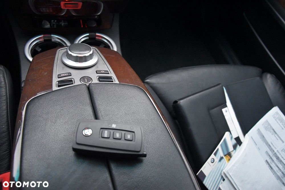 BMW Seria 7 740i - 14