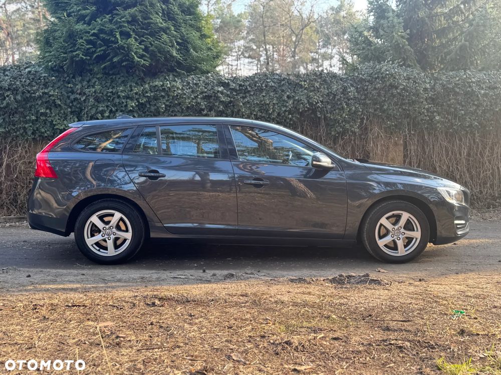 Volvo V60 D4 Momentum - 14